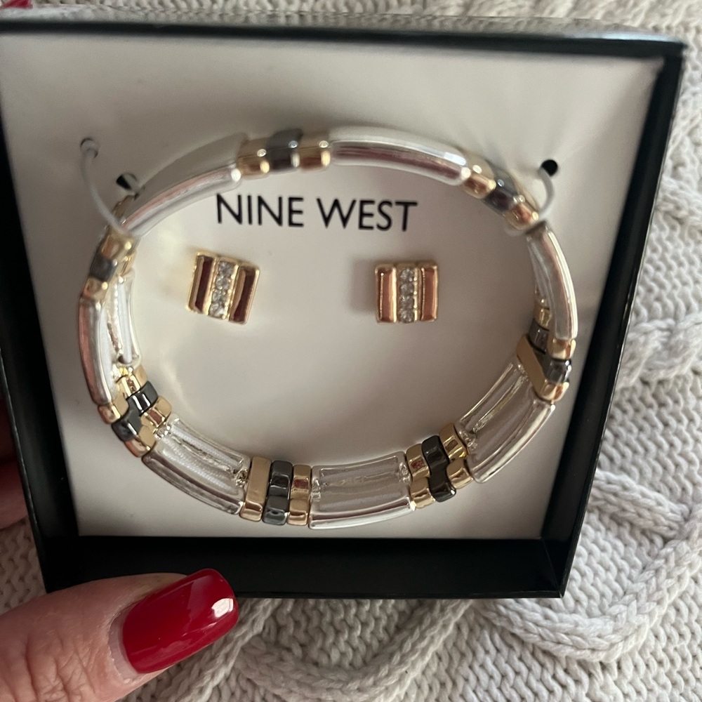Nine West Gold and Silver Bracelet and Earring Set great gift! - Picture 4 of 11